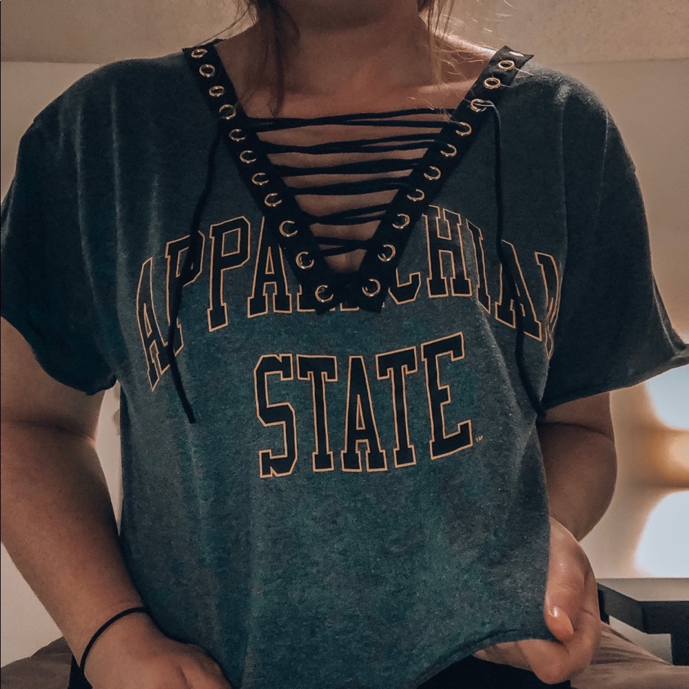 App state lace up crop